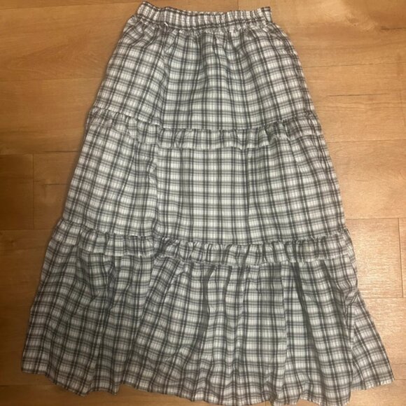NO LABEL Dresses & Skirts - plaid black and white skirt with ruffles